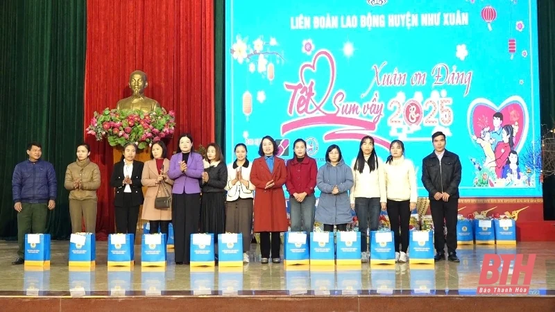 Ấm áp chương trình “Tết sum vầy - Xuân ơn Đảng” 2025 tại huyện Như Xuân 