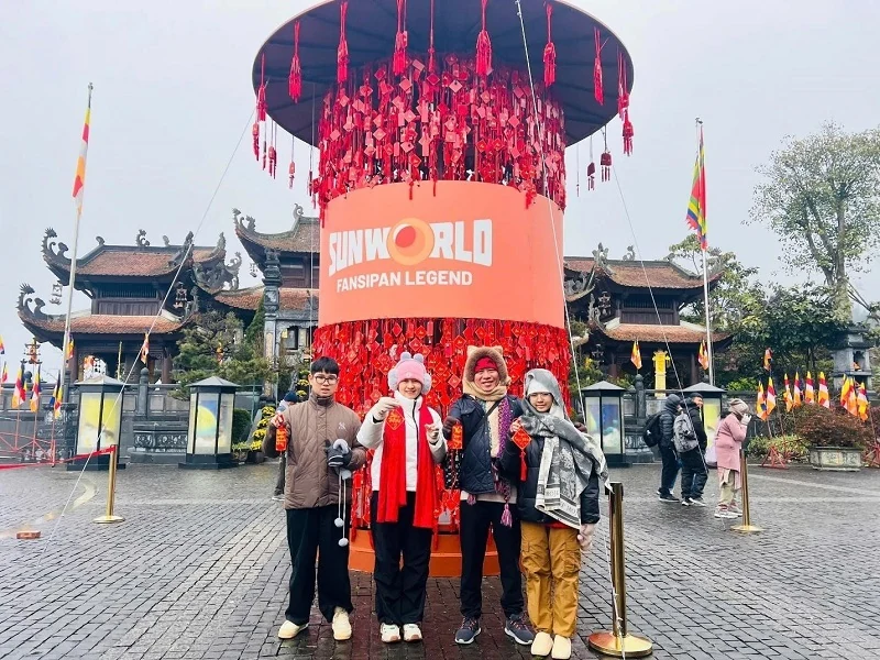 Khu du lịch Sun World Fansipan Legend đón hàng nghìn lượt khách trong ngày khai mạc Hội xuân mở Cổng Trời