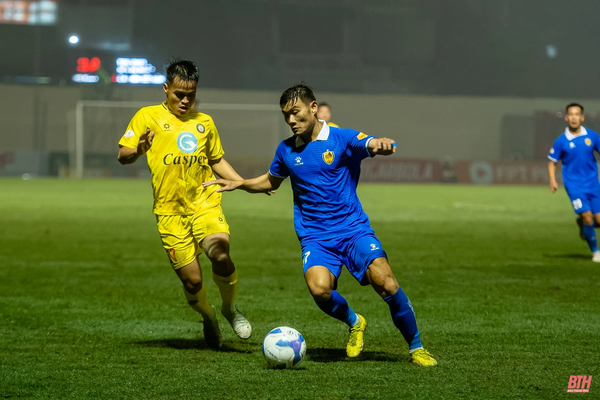 Trên sân nhà, Đông Á Thanh Hóa may mắn chia điểm trước Quảng Nam