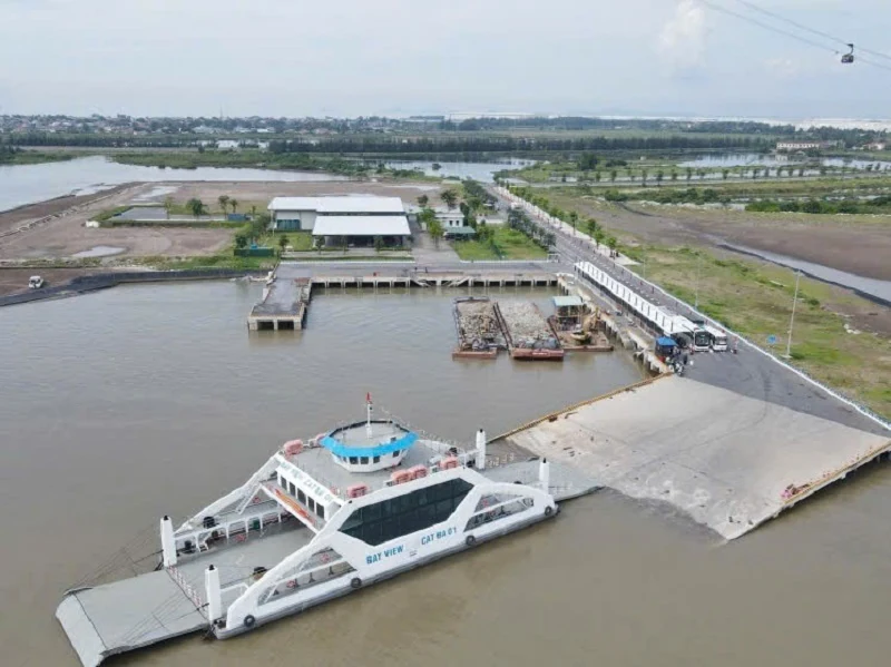 Giao thông thuận lợi, du lịch Cát Bà được “đánh thức”