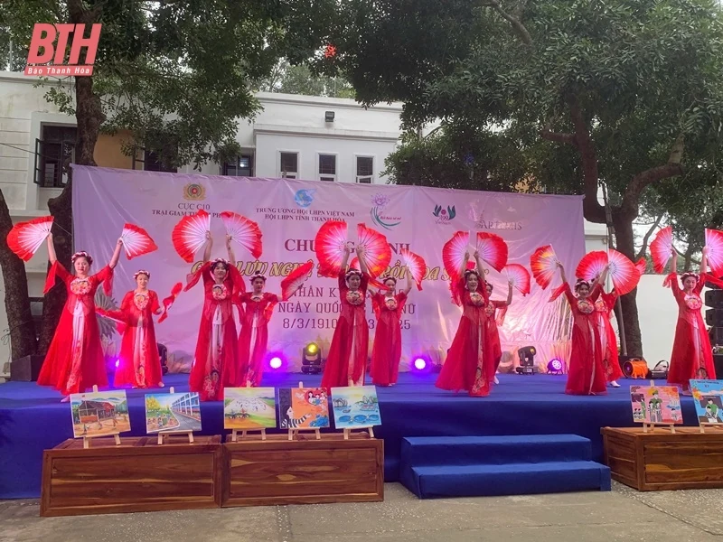 Giao lưu nghệ thuật “Rồi hoa sẽ nở”