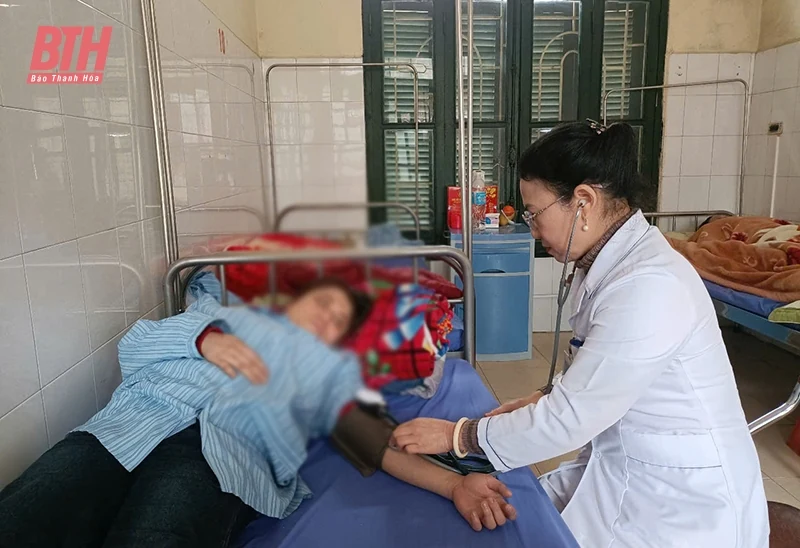 Nữ bác sĩ, điều dưỡng “nặng lòng” với bệnh nhân tâm thần