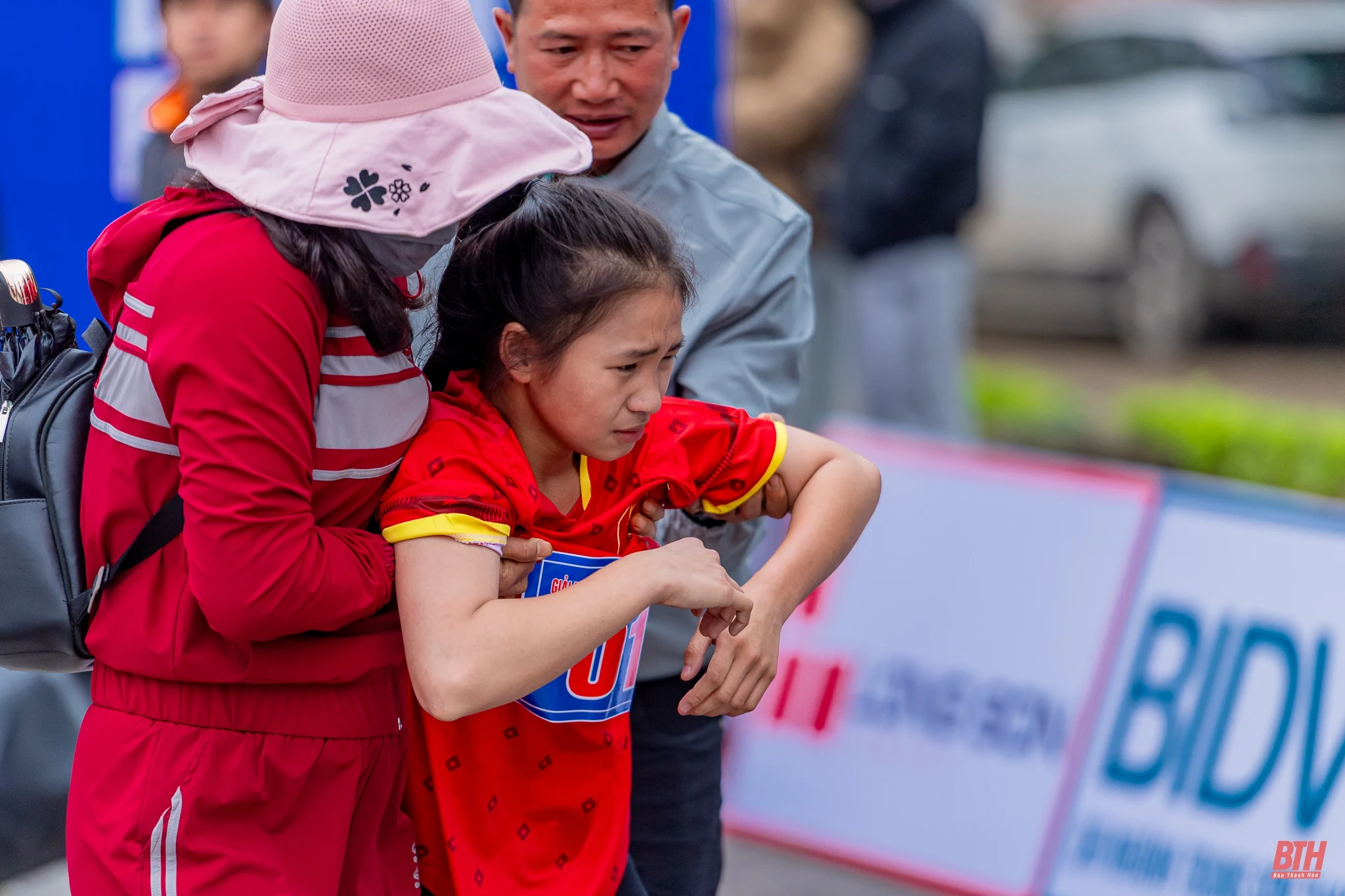 Lan tỏa tinh thần “Chạy vì sức khỏe cộng đồng” trên đường chạy việt dã Báo Thanh Hoá 