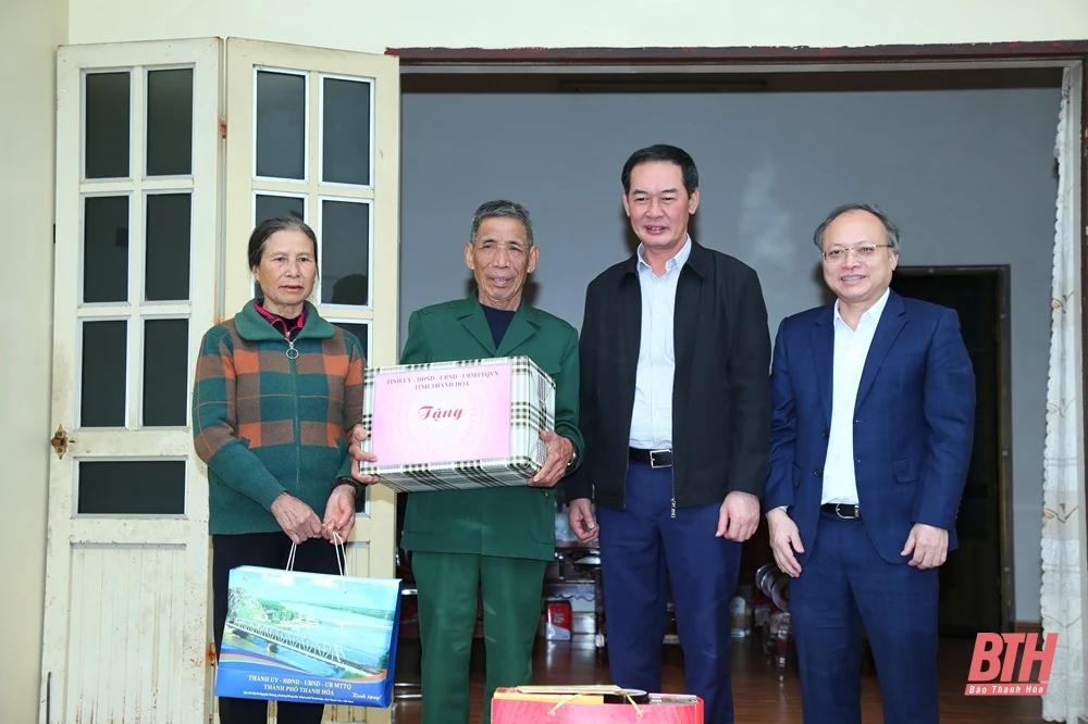 Đoàn đại biểu tỉnh Thanh Hoá và tỉnh Quảng Nam dâng hương tưởng niệm Chủ tịch Hồ Chí Minh, Mẹ Việt Nam Anh hùng và các Anh hùng liệt sĩ