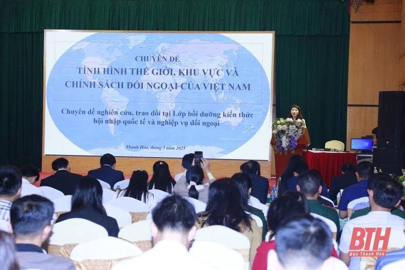 Bồi dưỡng kiến thức hội nhập quốc tế, nghiệp vụ đối ngoại