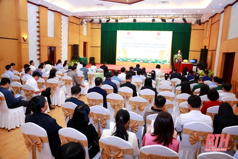 Bồi dưỡng kiến thức hội nhập quốc tế, nghiệp vụ đối ngoại