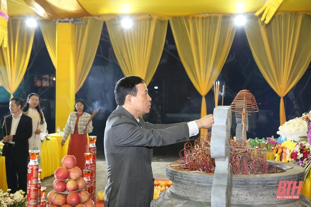 Lễ cầu siêu tri ân các Anh hùng liệt sĩ hy sinh tại mặt trận Hàm Rồng và các giáo viên, học sinh hy sinh trên công trường đắp đê sông Mã