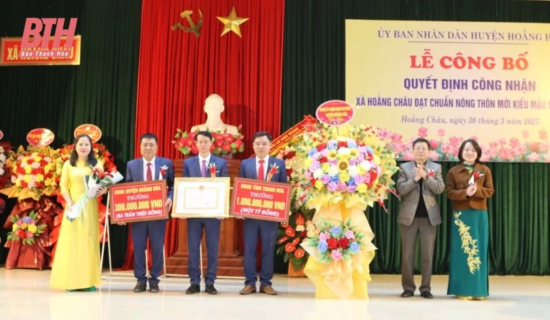 Hoằng Châu đón nhận quyết định công nhận xã đạt chuẩn NTM kiểu mẫu