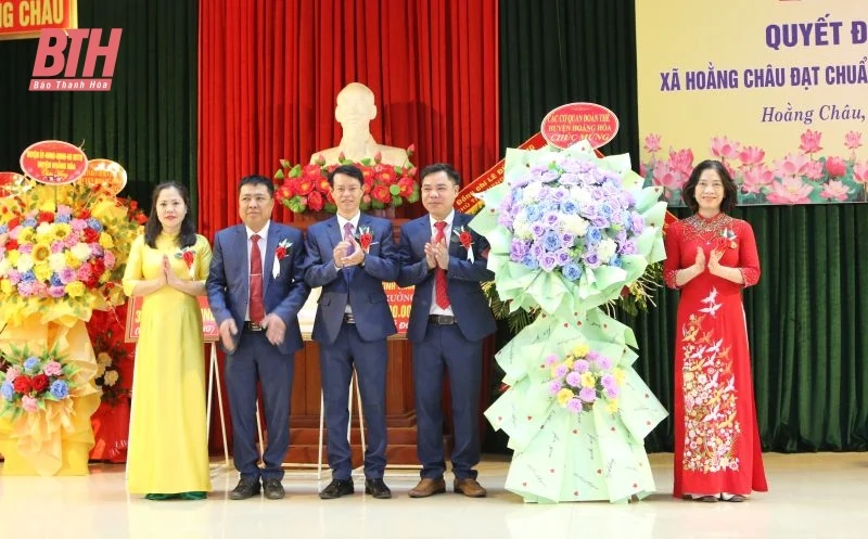 Hoằng Châu đón nhận quyết định công nhận xã đạt chuẩn NTM kiểu mẫu