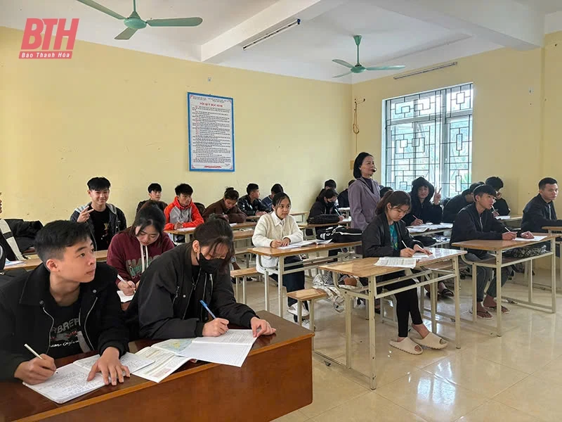 Giáo dục nghề nghiệp “loay hoay” giữa muôn vàn khó khăn (Bài 2): Khắc phục tình trạng “ăn đong” giáo viên dạy nghề