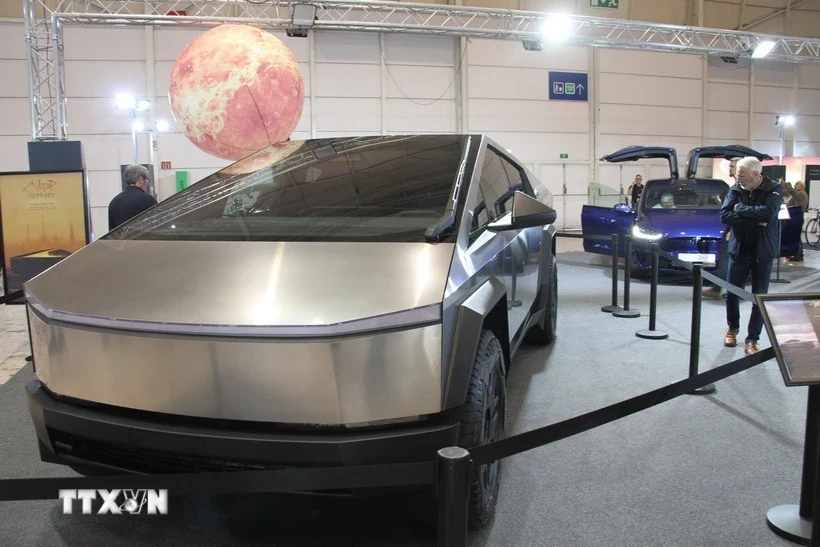 Doanh số bán xe Tesla tại thị trường châu Âu sụt giảm gần 50%