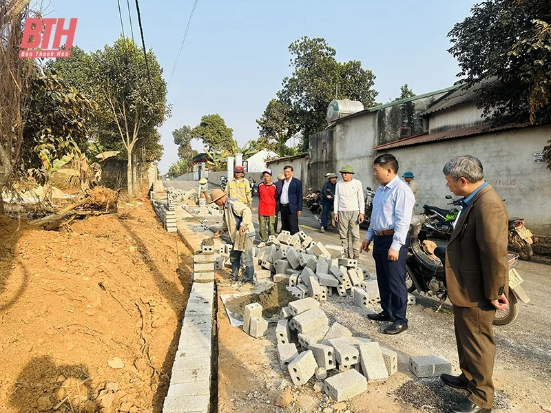 Xã Minh Sơn - điểm sáng trong phong trào vận động hiến đất mở rộng đường giao thông nông thôn