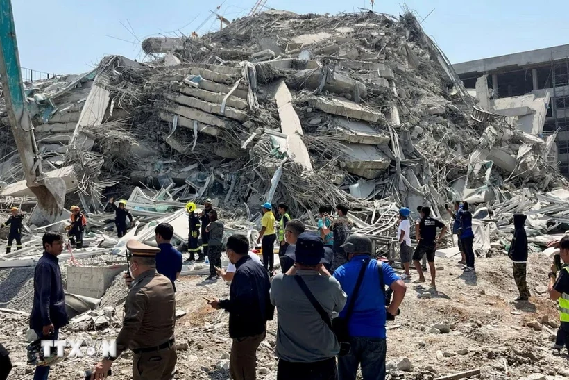 Thái Lan khẩn trương tìm hơn 100 người mất tích trong đống đổ nát do động đất