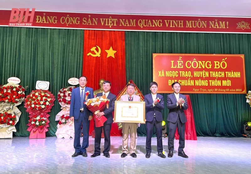 Công bố xã Ngọc Trạo đạt chuẩn nông thôn mới