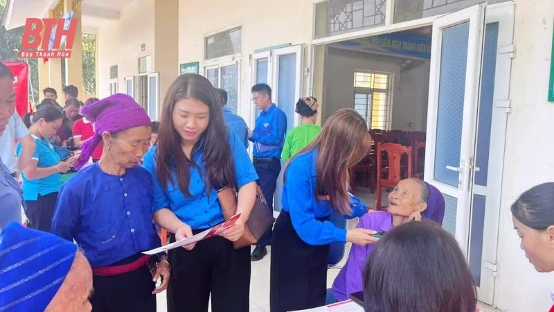 Xung kích trong phong trào “Bình dân học vụ số”