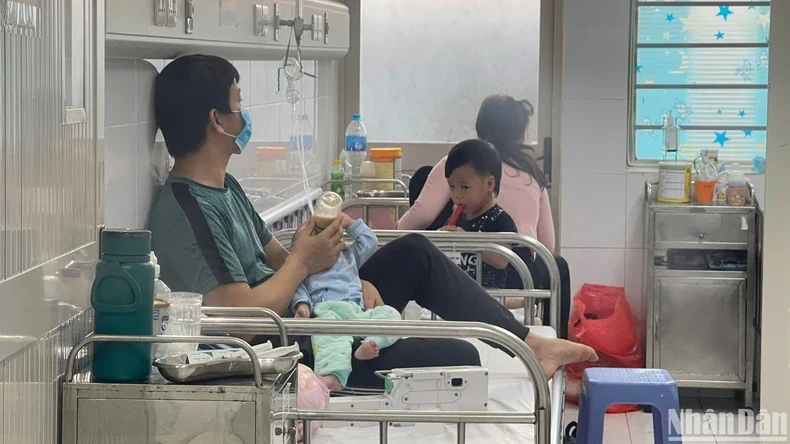 Cha mẹ thờ ơ tiêm vaccine, nhiều trẻ biến chứng nặng do mắc sởi