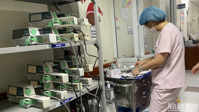 Cha mẹ thờ ơ tiêm vaccine, nhiều trẻ biến chứng nặng do mắc sởi