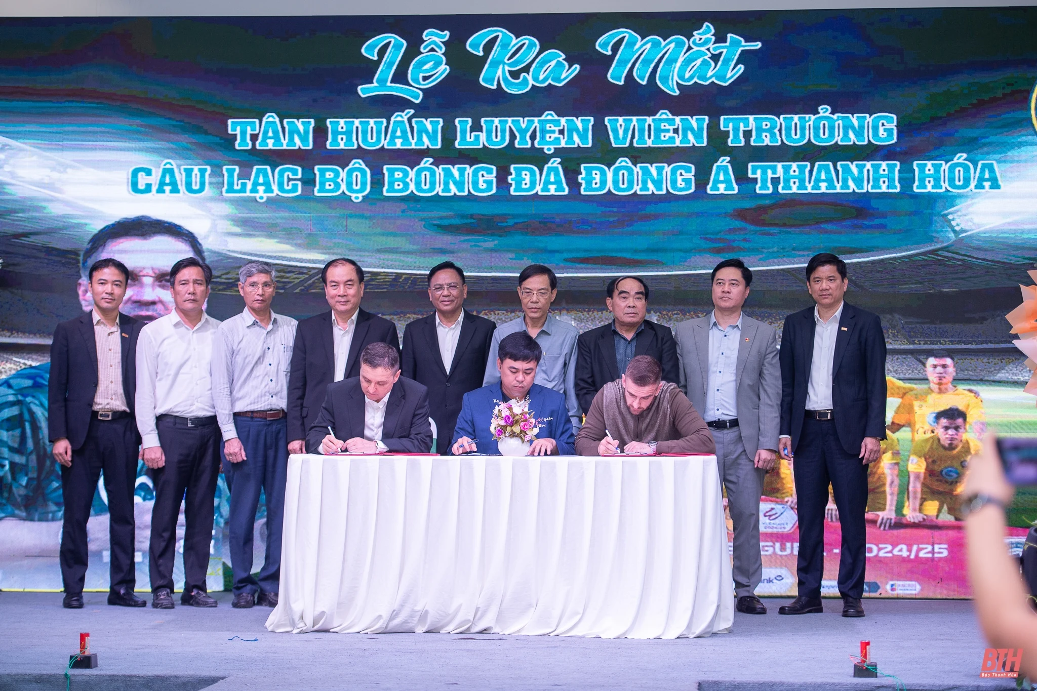 CLB Đông Á Thanh Hóa ra mắt tân HLV trưởng