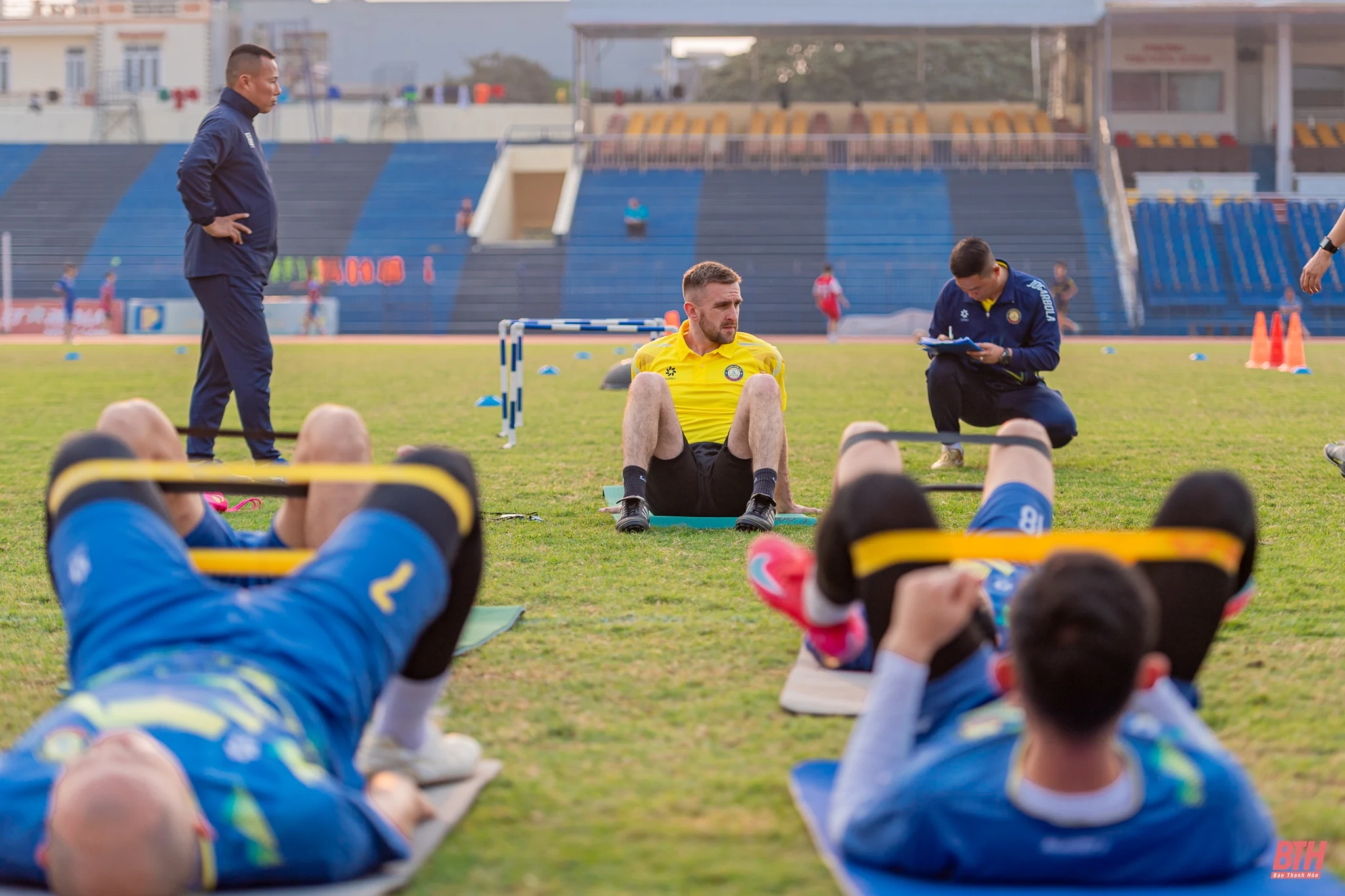 Buổi làm việc đầu tiên của HLV Tomislav tại Đông Á Thanh Hóa