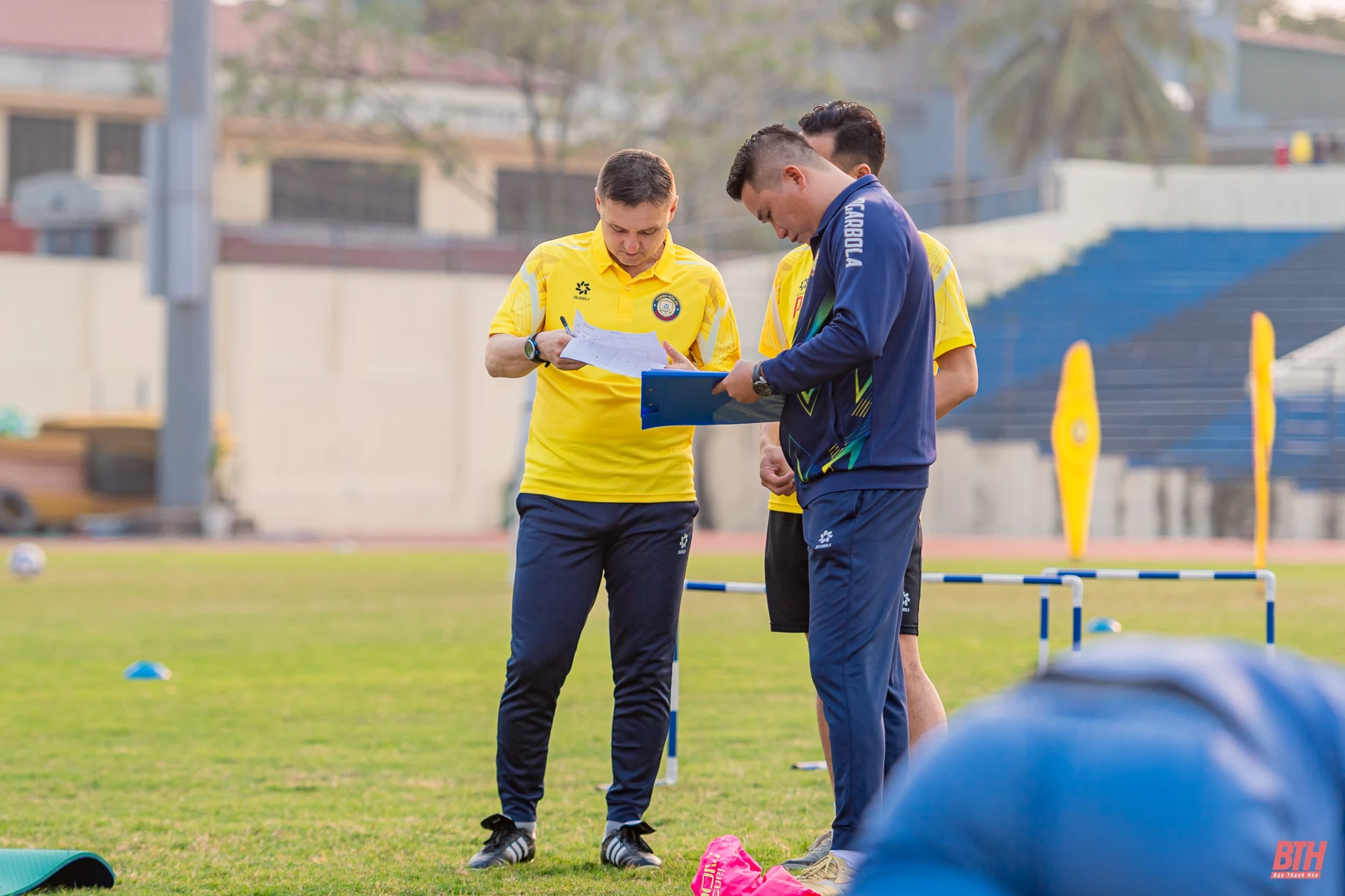 Buổi làm việc đầu tiên của HLV Tomislav tại Đông Á Thanh Hóa