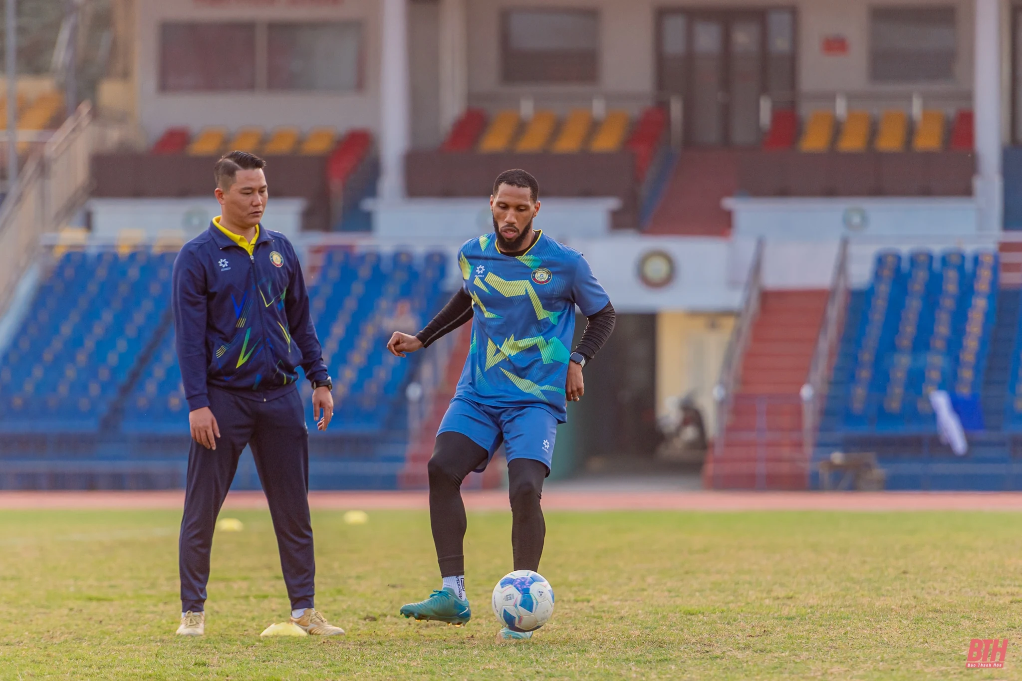 Buổi làm việc đầu tiên của HLV Tomislav tại Đông Á Thanh Hóa