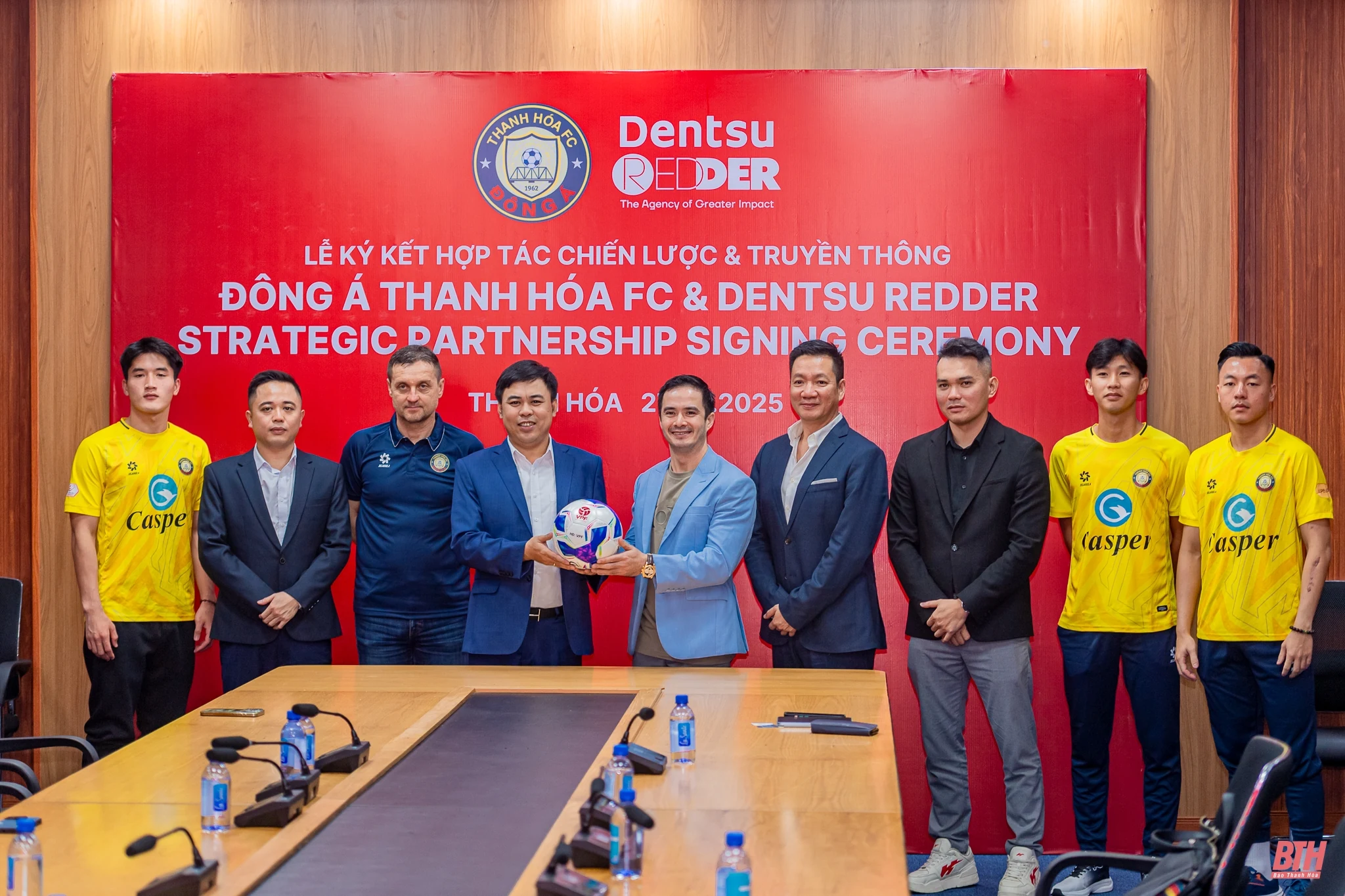 CLB Đông Á Thanh Hoá bắt tay Dentsu Redder: Bước ngoặt mới trong hành trình xây dựng thương hiệu