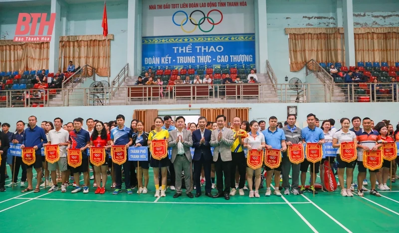 200 VĐV tham gia Giải bóng bàn, cầu lông, pickleball chào mừng Ngày Thể thao Việt Nam