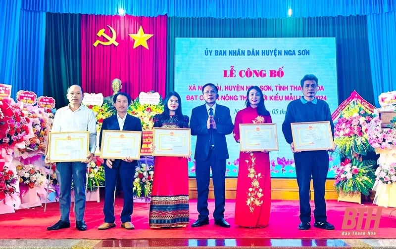 Nga Hải đón nhận Quyết định công nhận xã đạt chuẩn NTM kiểu mẫu