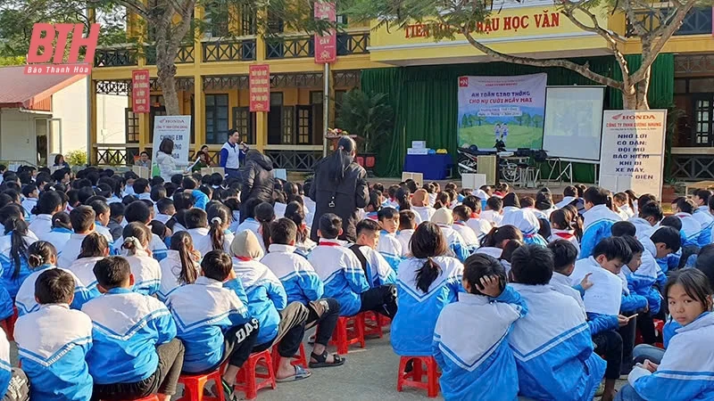 Bá Thước tuyên truyền, phổ biến pháp luật trong nhà trường