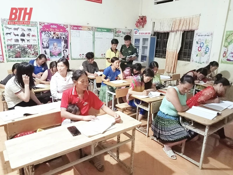 Xóa mù chữ nơi biên giới