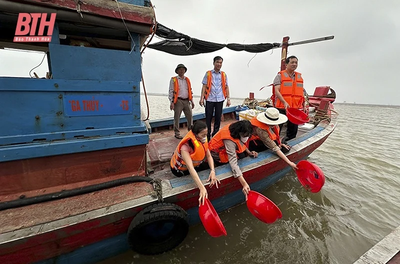 Tích cực bảo vệ và phát triển nguồn lợi thủy sản