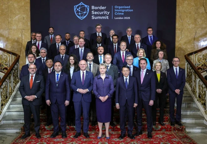 Bộ trưởng Lương Tam Quang dự Hội nghị thượng đỉnh về an ninh biên giới tại Anh