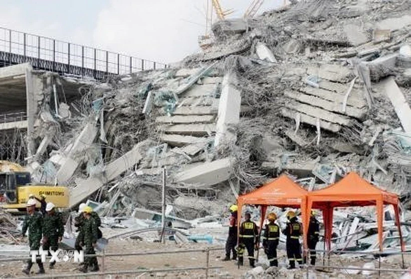 Tìm thấy mẫu thép không đạt tiêu chuẩn trong tòa nhà đổ sập ở Thái Lan