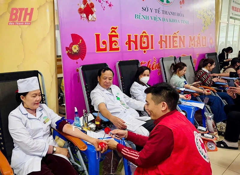 Hiến máu tình nguyện - vì sinh mệnh của người bệnh