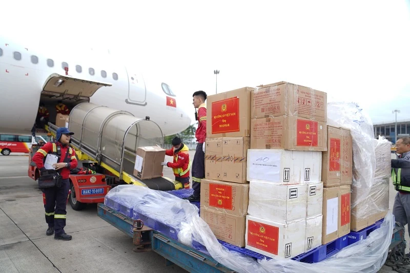 Công an, Quân đội Việt Nam cử lực lượng cứu nạn, cứu hộ đến Myanmar