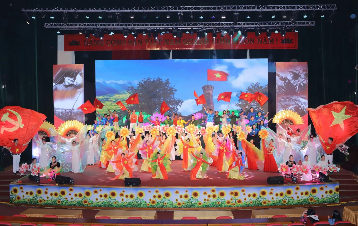 Hàm Rồng Chiến thắng mãi là bản anh hùng ca bất tử, để lại những bài học quý giá cho các thế hệ hôm nay và mai sau <sup>(*)</sup>