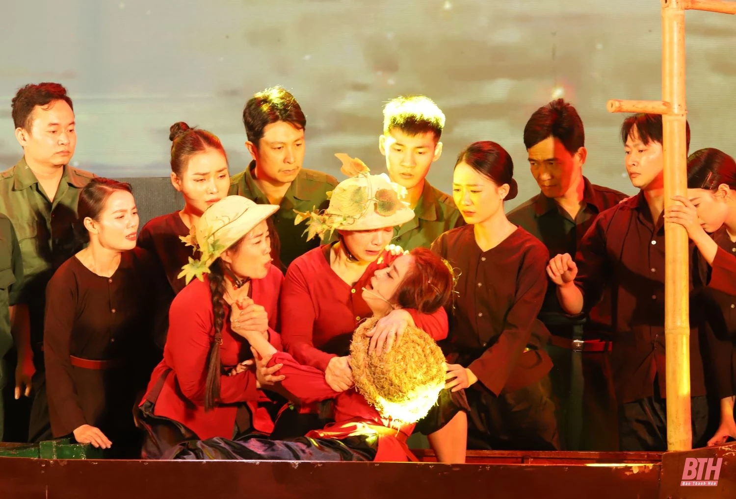 Hàm Rồng Chiến thắng mãi là bản anh hùng ca bất tử, để lại những bài học quý giá cho các thế hệ hôm nay và mai sau <sup>(*)</sup>