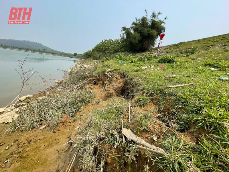 Sớm đầu tư xử lý khẩn cấp tình trạng hư hỏng kè Phú Văn