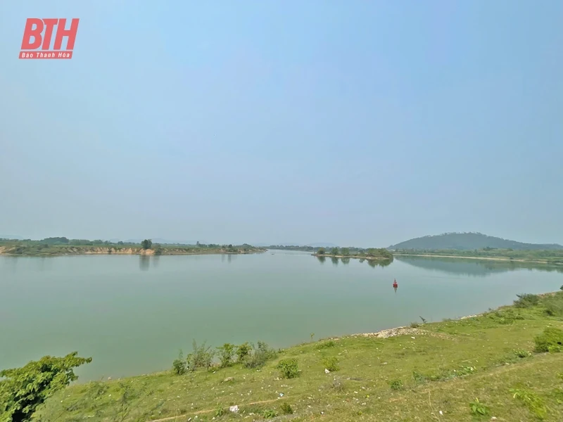 Sớm đầu tư xử lý khẩn cấp tình trạng hư hỏng kè Phú Văn