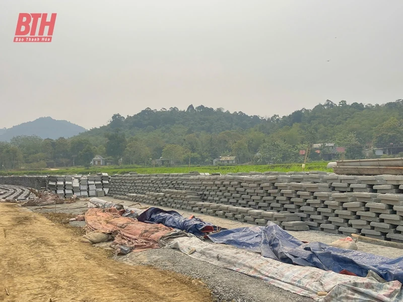 Xây dựng công trình khẩn cấp khắc phục hậu quả thiên tai ở một số huyện miền núi