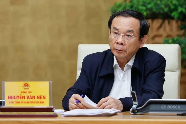 Thủ tướng: Càng khó khăn, thách thức, áp lực thì càng bản lĩnh, nỗ lực, phấn đấu vươn lên mạnh mẽ