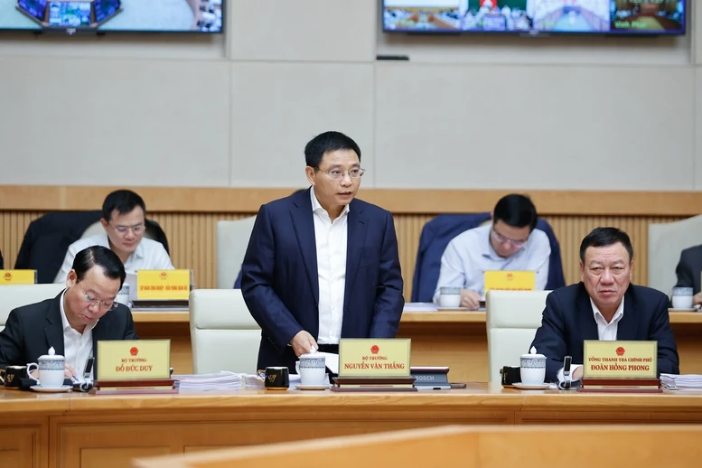 Thủ tướng: Càng khó khăn, thách thức, áp lực thì càng bản lĩnh, nỗ lực, phấn đấu vươn lên mạnh mẽ