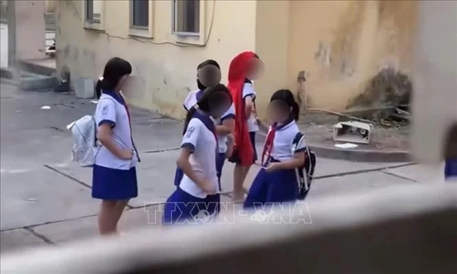 Thông tin về nhóm học sinh tiểu học hút thuốc lá tại trường học