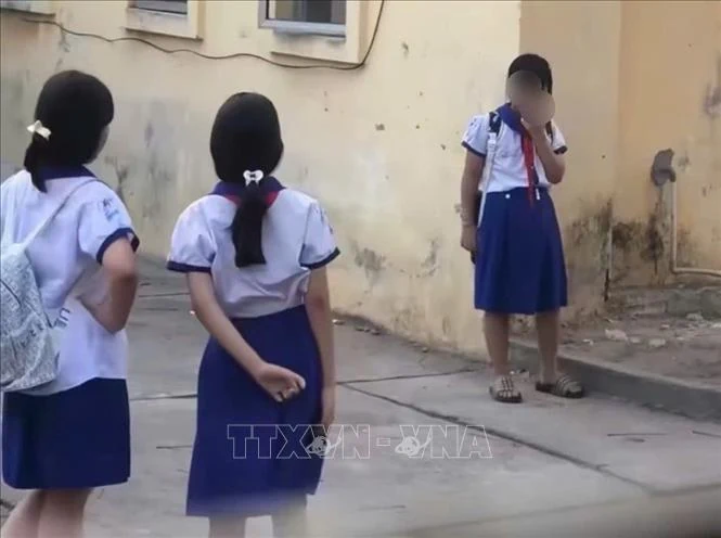 Thông tin về nhóm học sinh tiểu học hút thuốc lá tại trường học