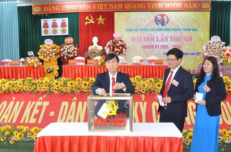 Đại hội lần thứ XII Đảng bộ Trường Cao đẳng Nông nghiệp Thanh Hóa