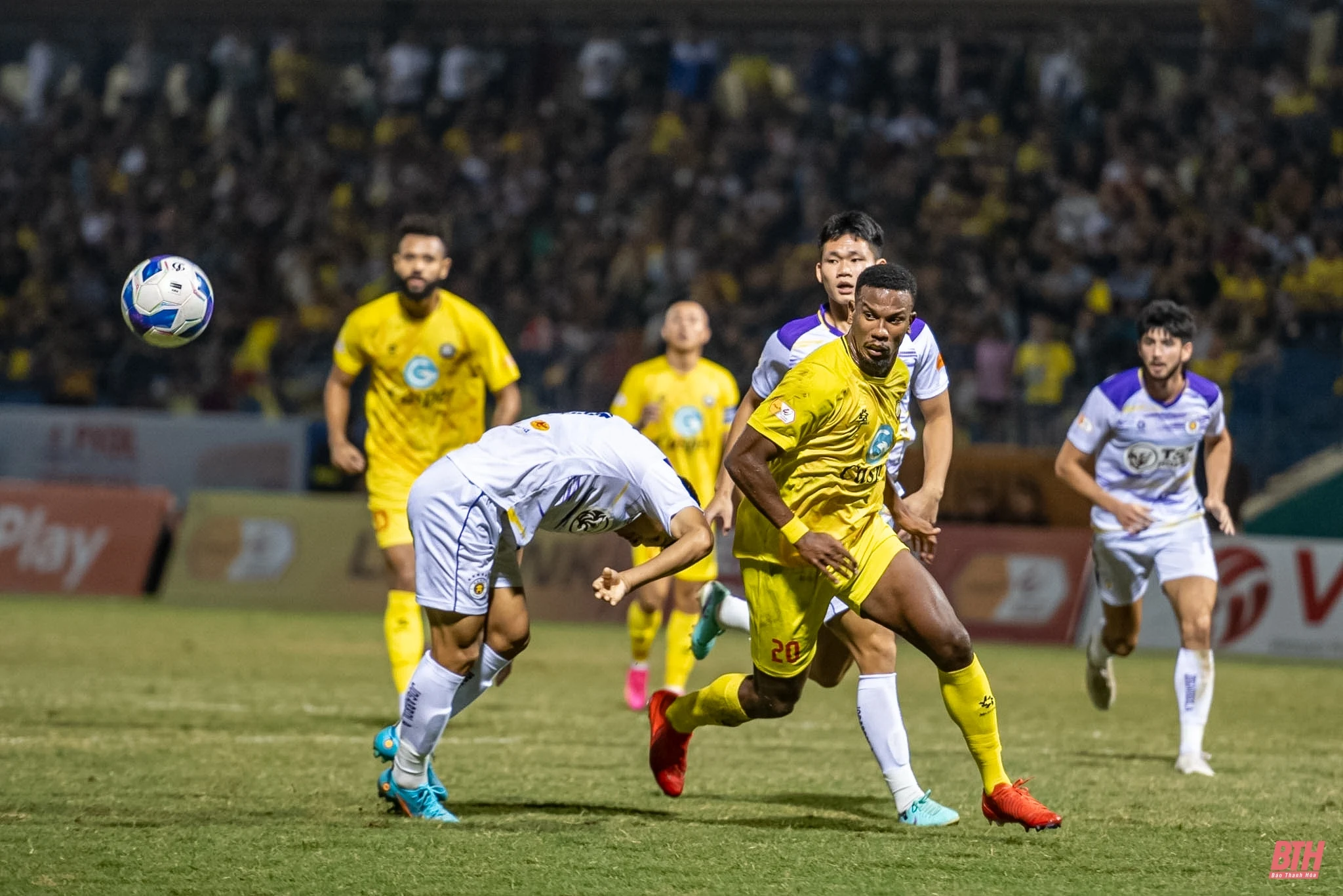 Thuốc thử hạng nặng cho tân HLV Tomislav Steinbruckner của Đông Á Thanh Hóa