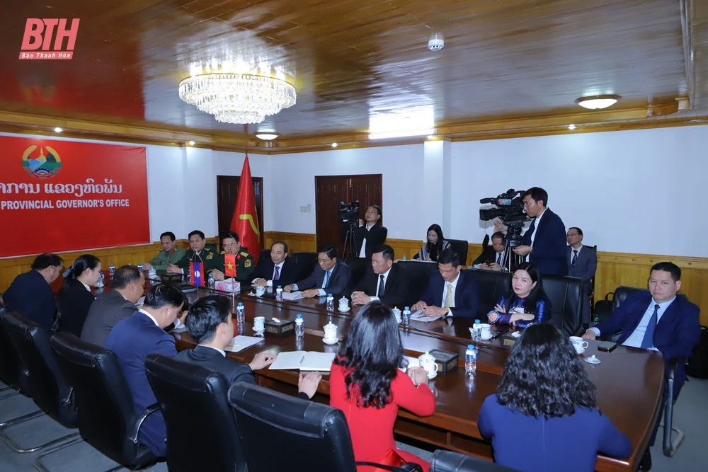 Đoàn đại biểu cấp cao tỉnh Thanh Hóa chúc Tết cổ truyền Bun Pi May tại tỉnh Hủa Phăn (nước CHDCND Lào)