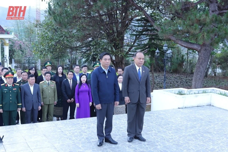 Đoàn đại biểu cấp cao tỉnh Thanh Hóa chúc Tết cổ truyền Bun Pi May tại tỉnh Hủa Phăn (nước CHDCND Lào)