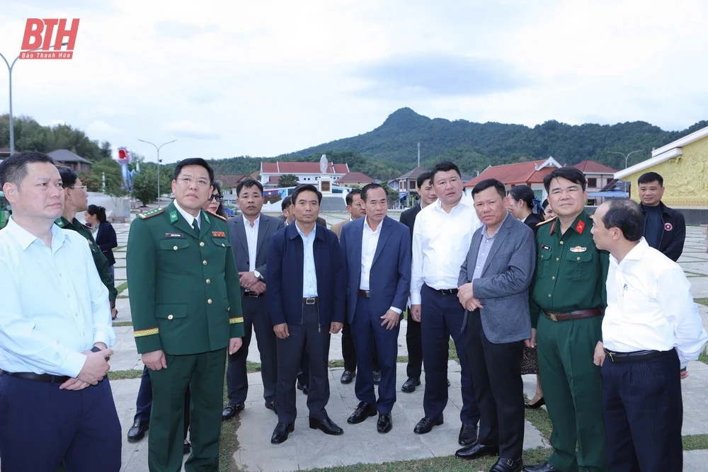 Đoàn đại biểu cấp cao tỉnh Thanh Hóa chúc Tết cổ truyền Bun Pi May tại tỉnh Hủa Phăn (nước CHDCND Lào)