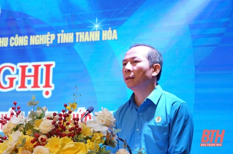 Biểu dương điển hình tiên tiến trong công nhân, viên chức, lao động